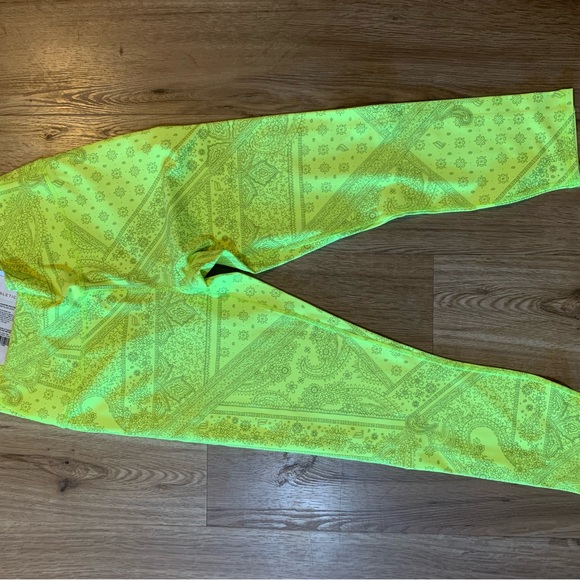 Fabletics yoga pants size medium - Picture 2 of 2